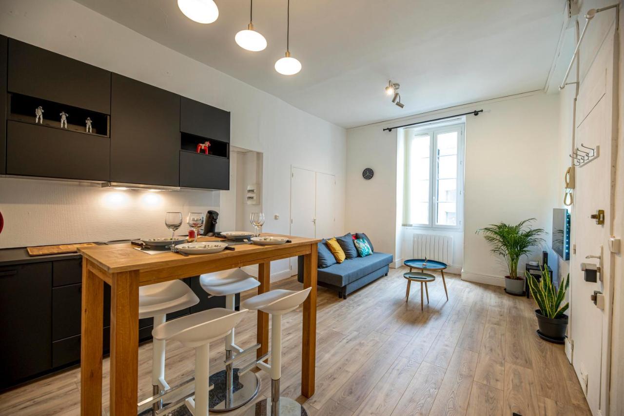 Coeur De Ville, Magnifique Appartement + Parking โป ภายนอก รูปภาพ