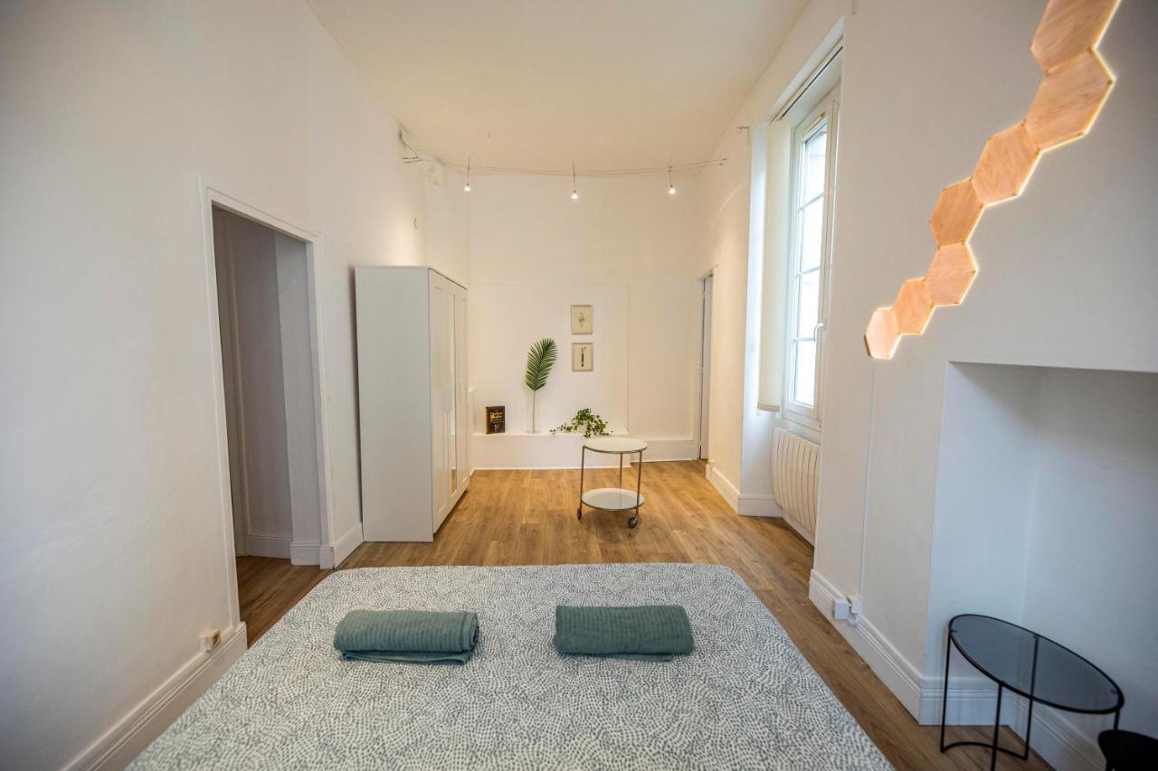 Coeur De Ville, Magnifique Appartement + Parking โป ภายนอก รูปภาพ