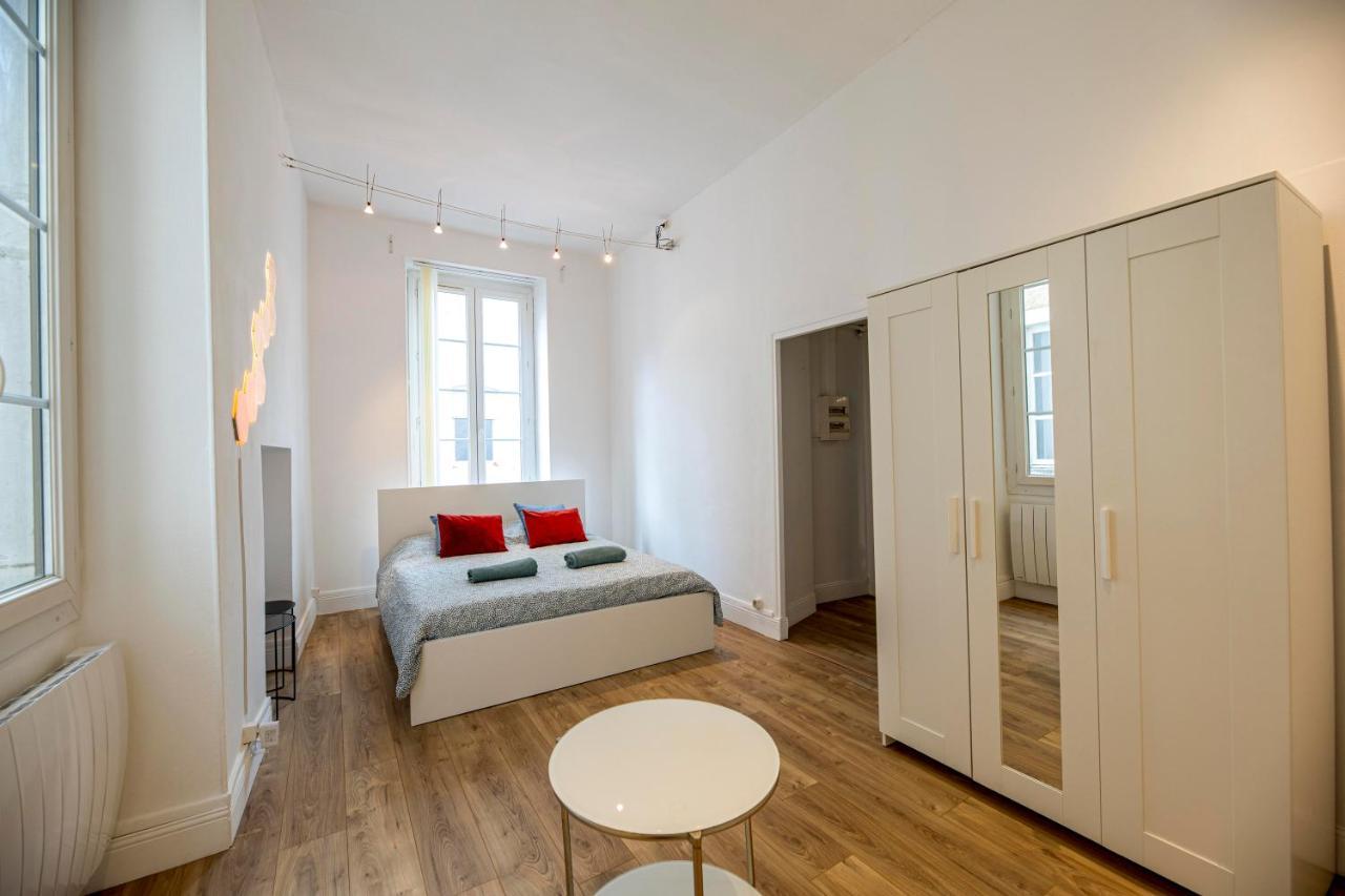 Coeur De Ville, Magnifique Appartement + Parking โป ภายนอก รูปภาพ